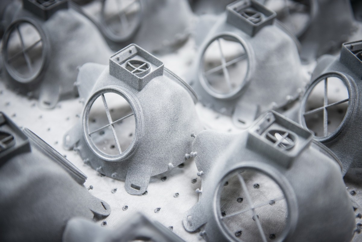 SKODA-口罩-武漢-肺炎-防疫-捷克-企業-製造-汽車-戰車-坦克-武器-3D-列印-FFP3-等級醫療-設備-新冠-病毒-疫情-企業-支援-國家-器材-物資-歐洲-布拉格-軍火-工業-公司-民間-政府-合作